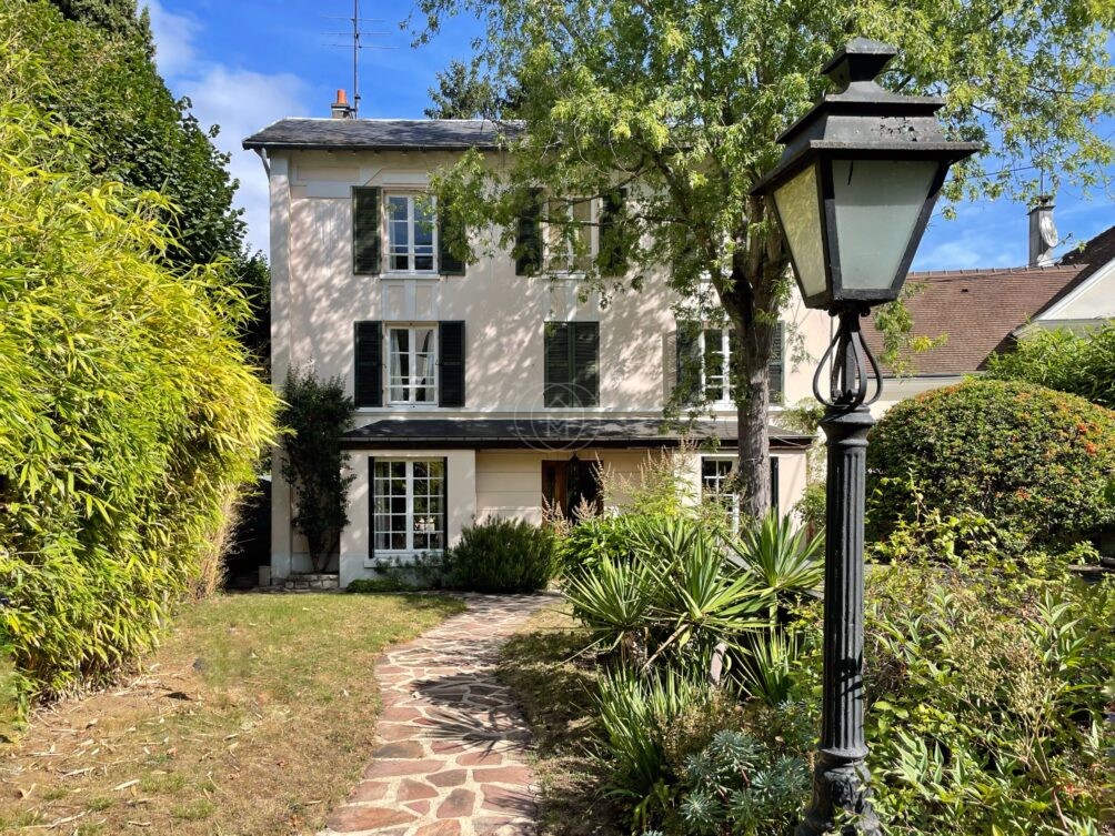 Maison 6 pièces 197 m² · à Montmorency · 197 m² · 740 000 €