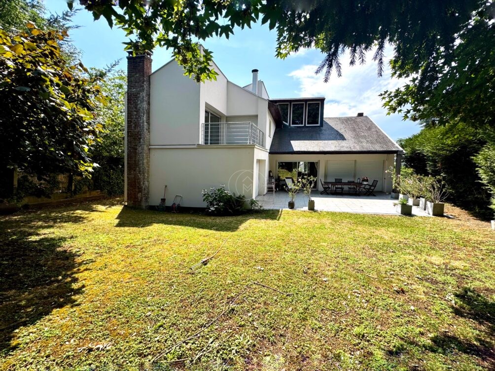 Maison 6 pièces 246 m² · à Deuil-la-Barre · 246 m² · 926 000 €